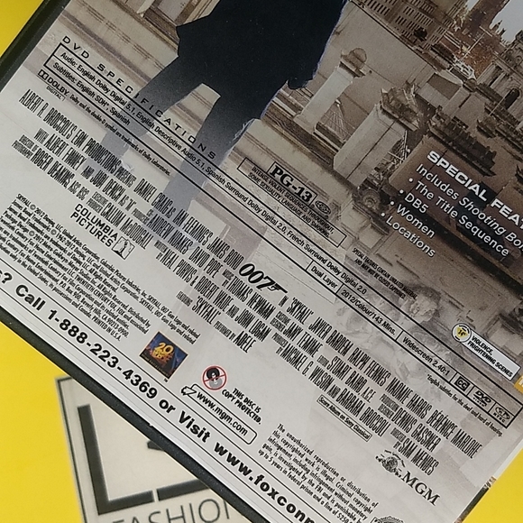 Skyfall, Daniel Craig as 007, DVD - Picture 5 of 10